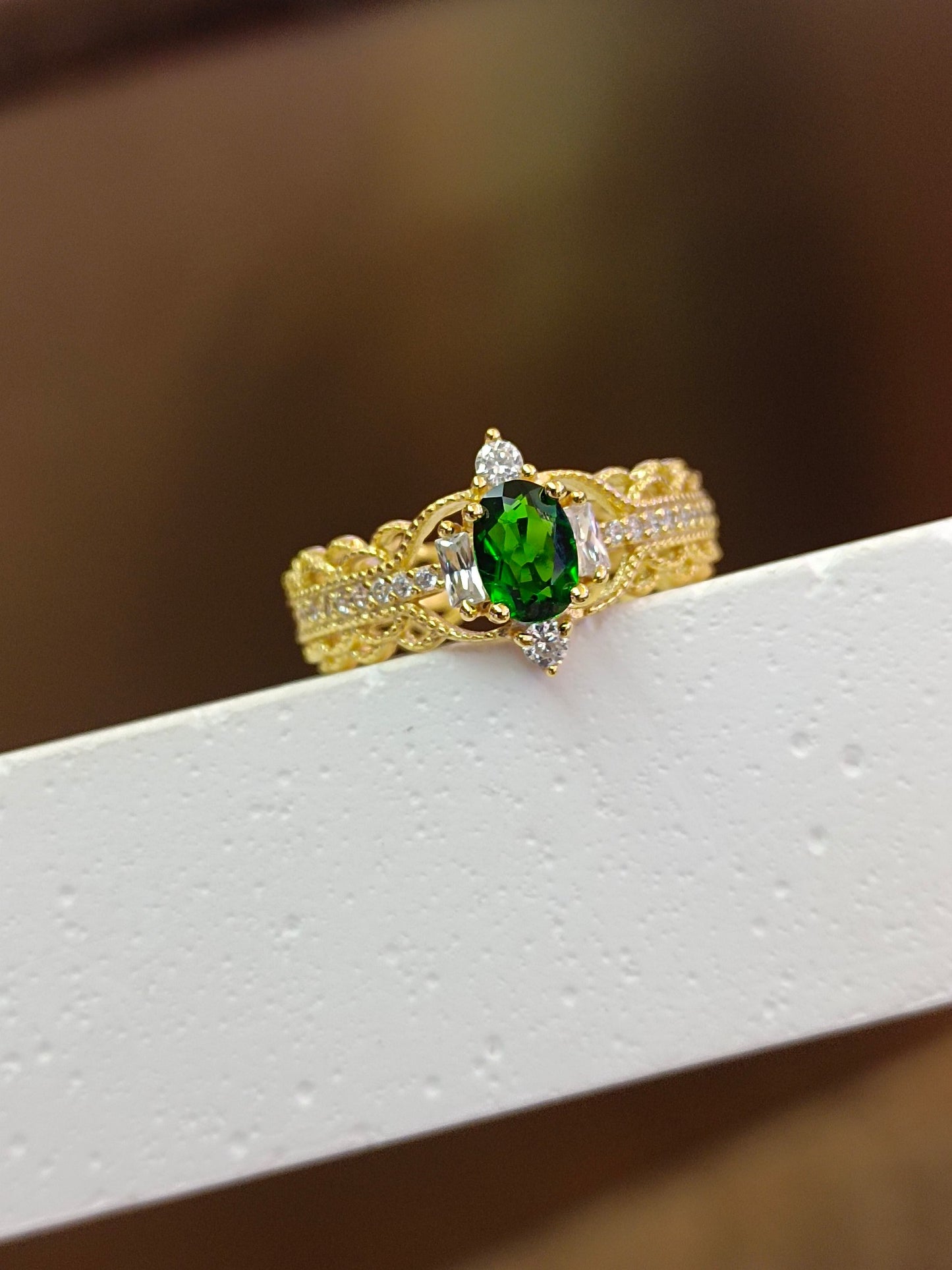 Anillo Exquisito De Diópsido Y Filigrana De Plata S925 - Joyería Elegante