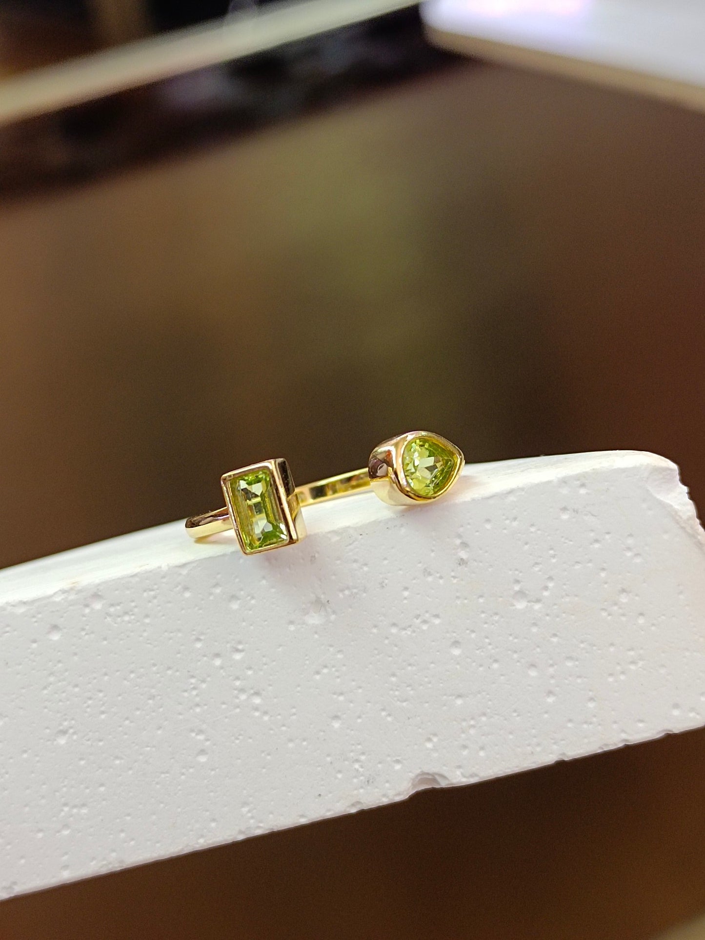 Peridot Double Stone Ring - sommerens livlige smykker