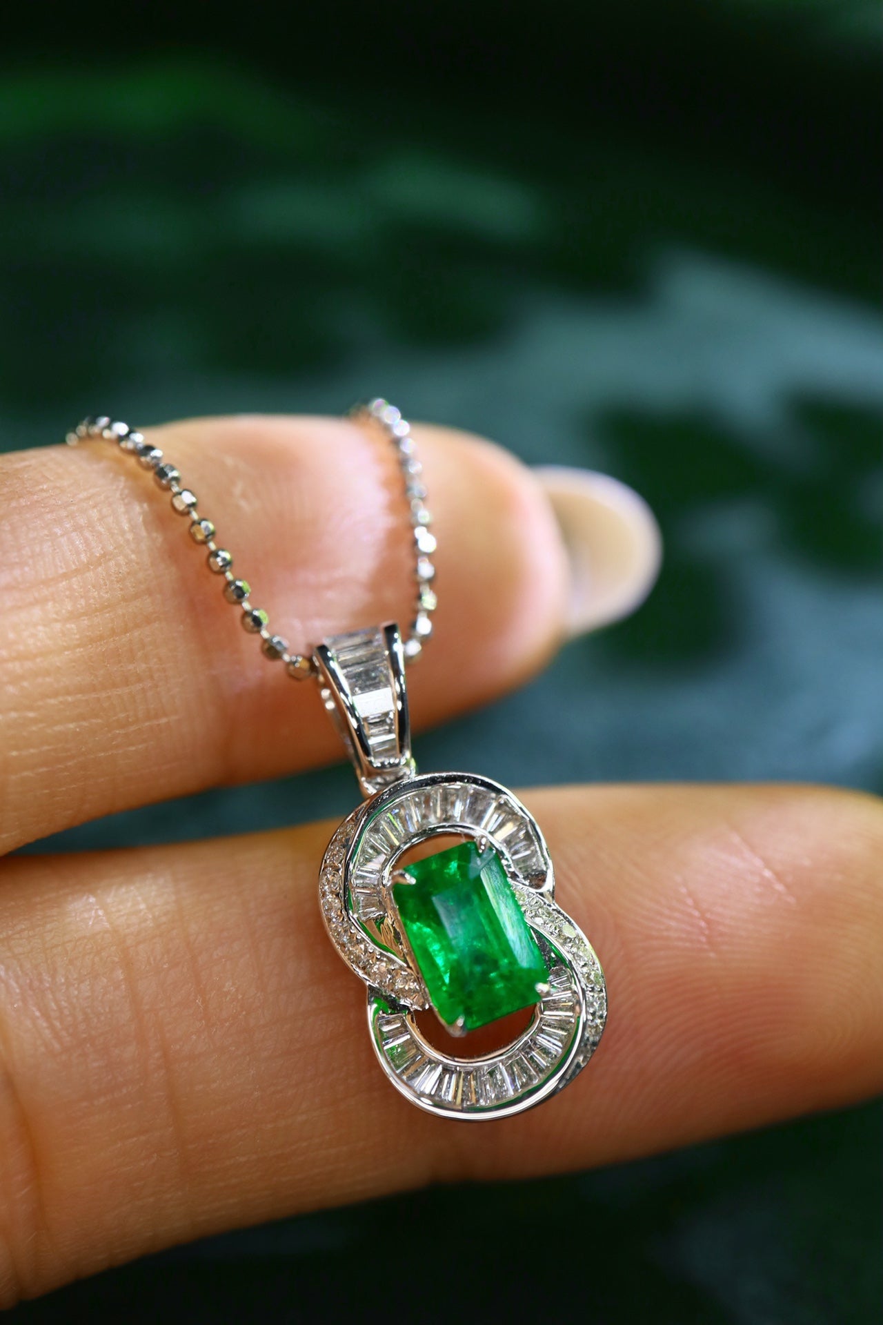 Colgante de esmeralda Panjshir: una maravilla de joyería