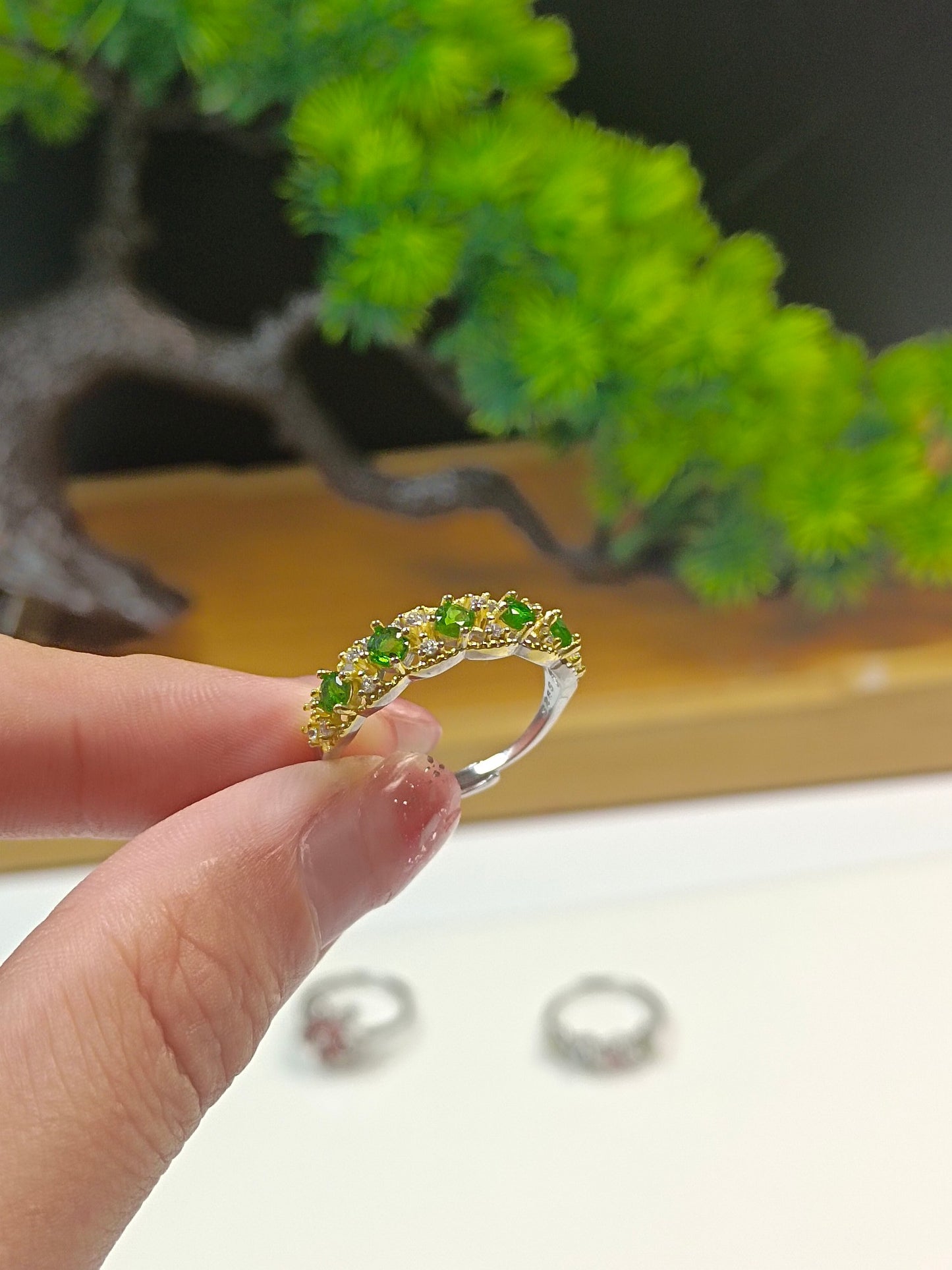 S925 Inbäddad Diopside Row Ring - Eleganta och fashionabla smycken