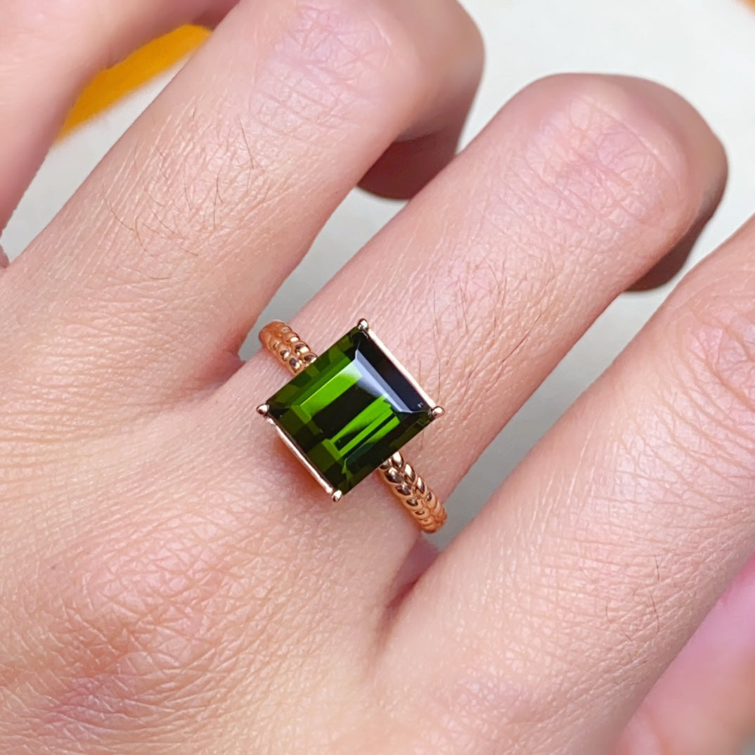 Anillo Bixbite de oro de 18 quilates de lujo con detalles de diamantes - Oferta de joyería exclusiva