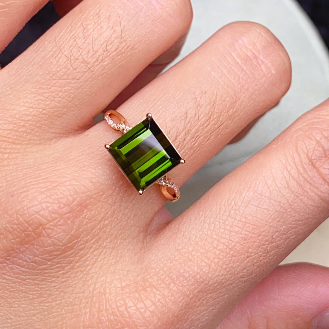 Exquisite 18K Gold Bixbite Ring with Diamond Accent - Elegant Jewelry