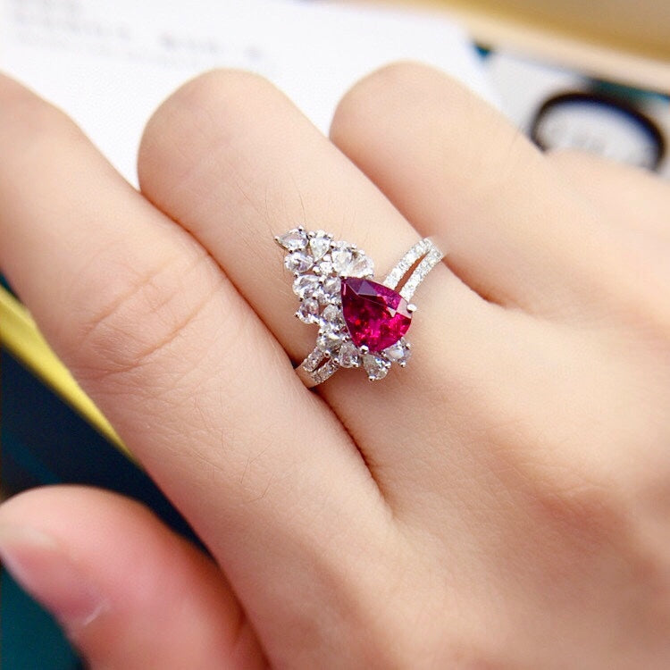 Elegant 18K Gold Natural Tourmaline Ring - A Must-Have Jewelry