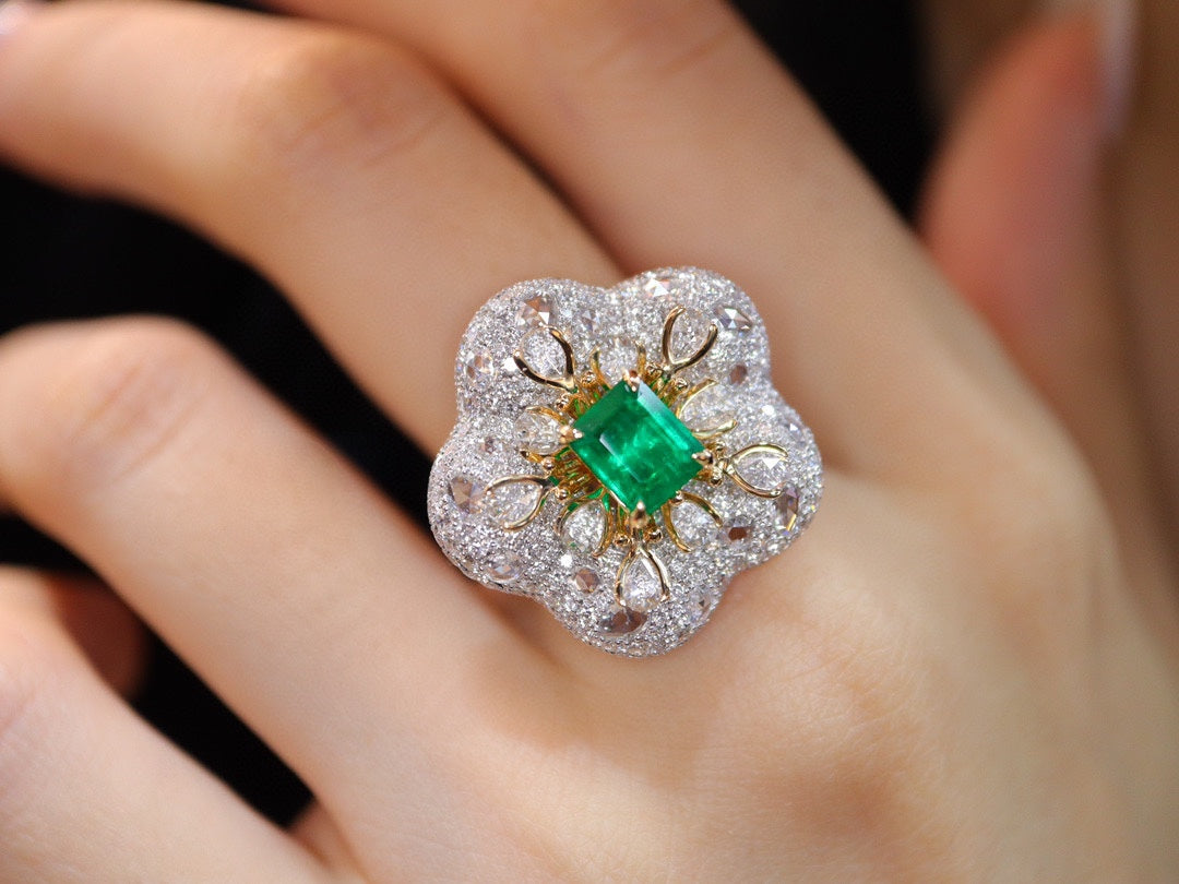 Bijuterii de smarald: inel verde viu afgan Panjshir cu design floral