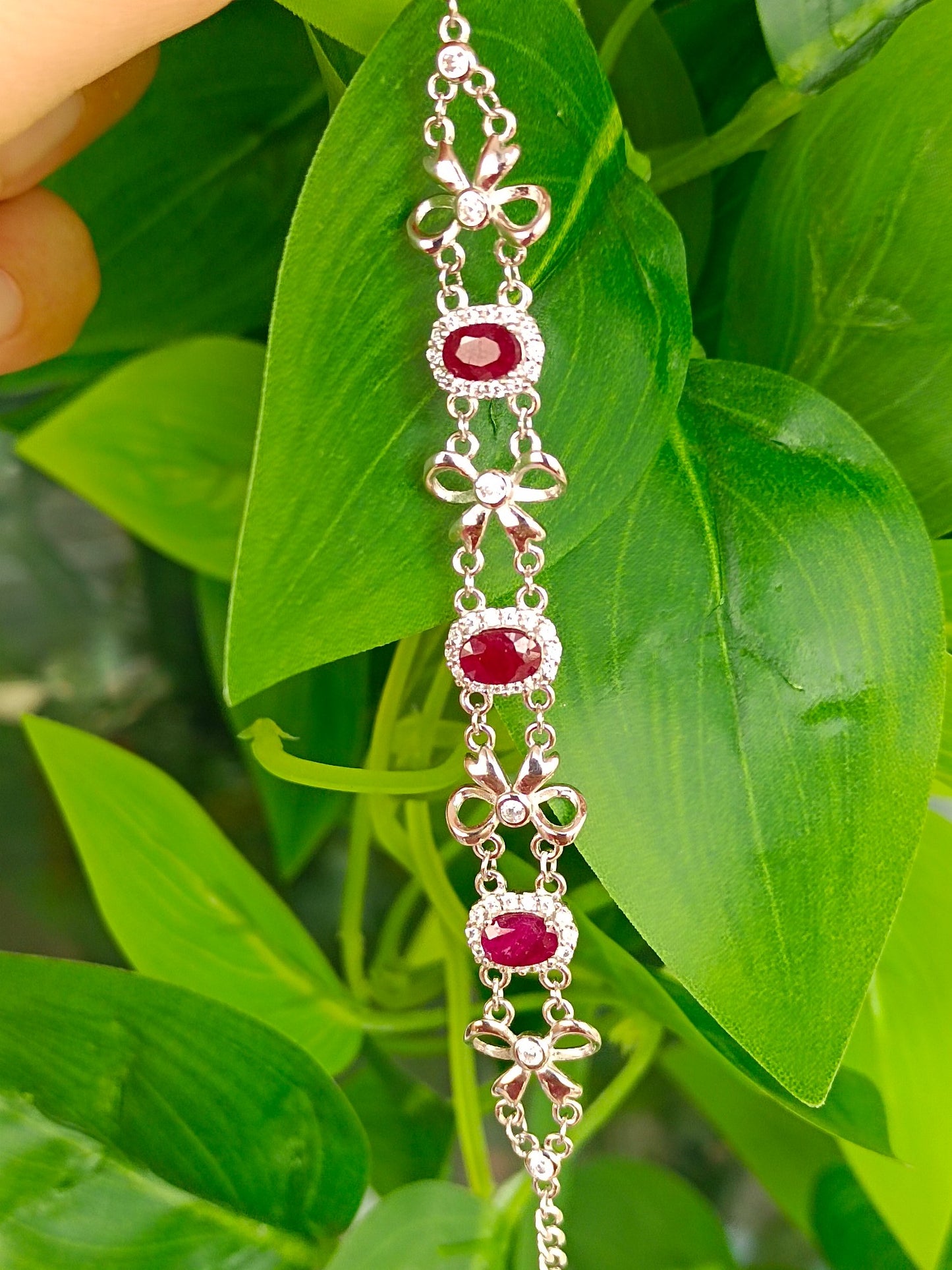 Adorable Ruby Bowknot Bracelet - Elegant and Fashionable Jewelry