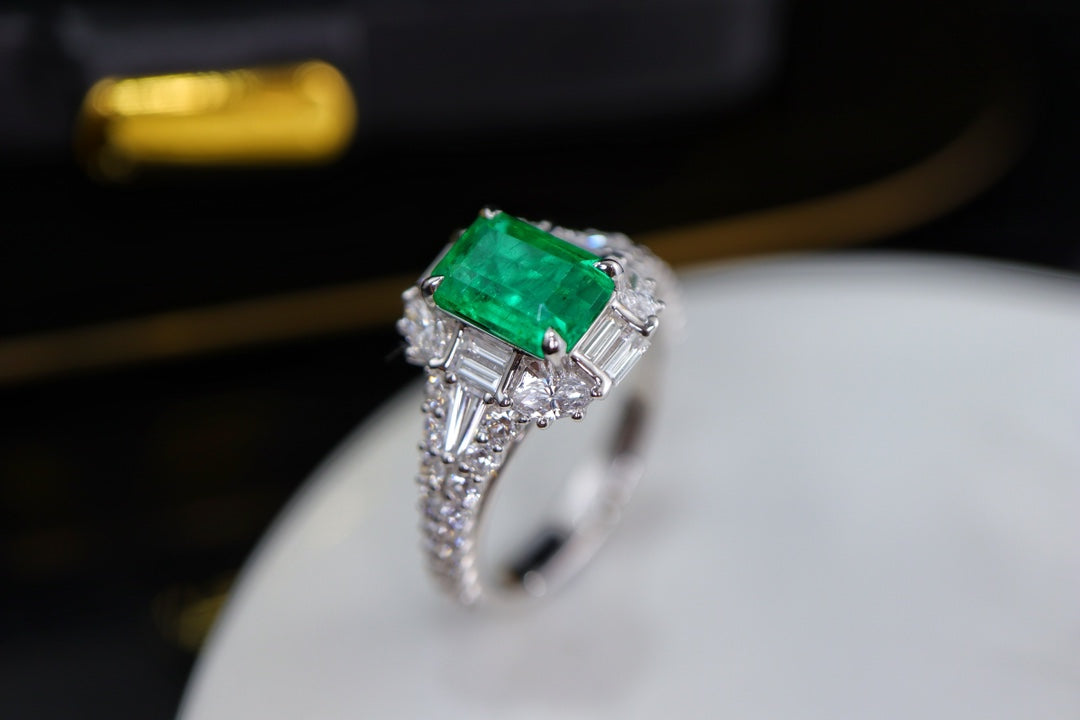 Anello con smeraldo dello Zambia - Gioielli di lusso verde brillante