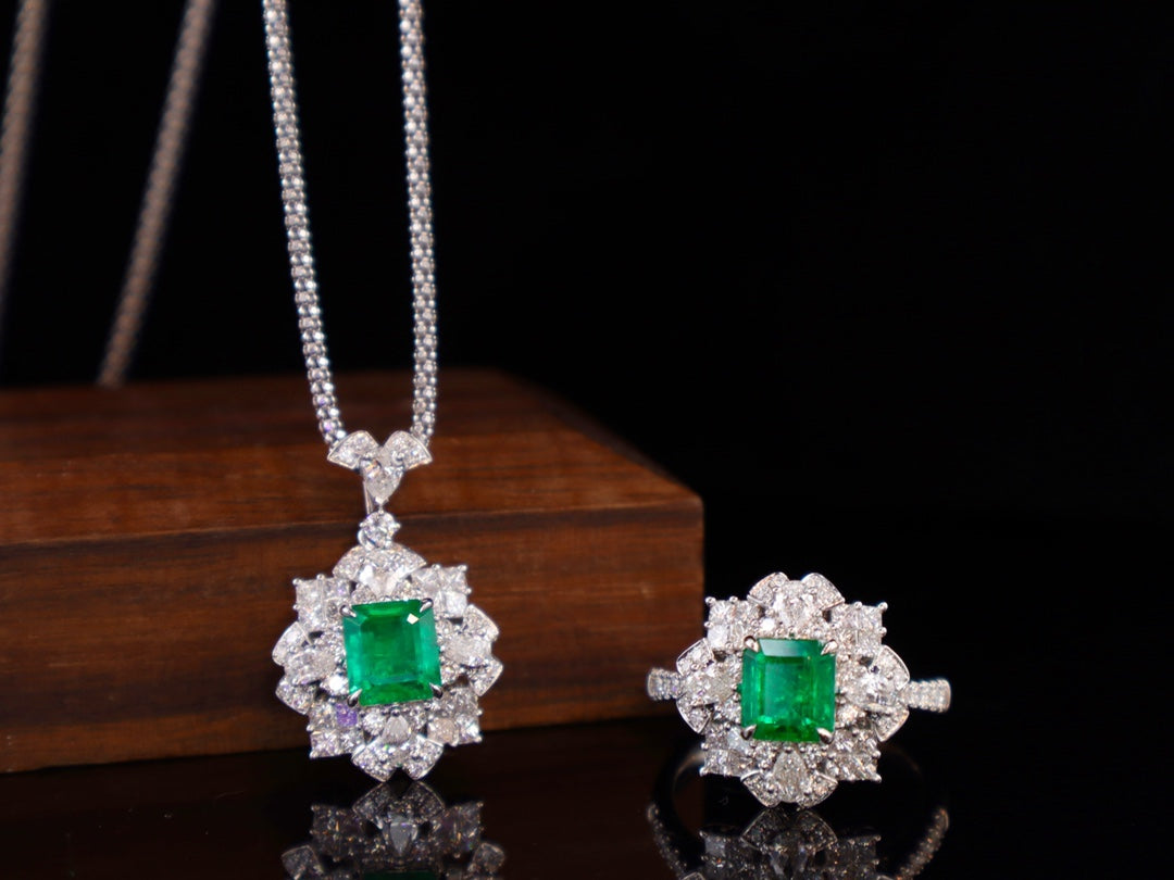 Panjshir Emerald Pendant - A Luxurious Jewelry Piece