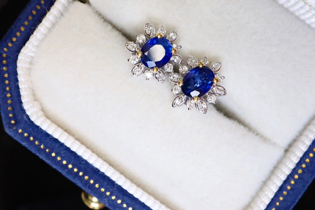 Anting-anting Nilam Biru Diraja yang Indah - Barang Kemas Mesti Ada