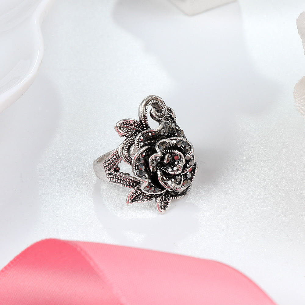 Alloy Rose Inlaid Diamond Ring