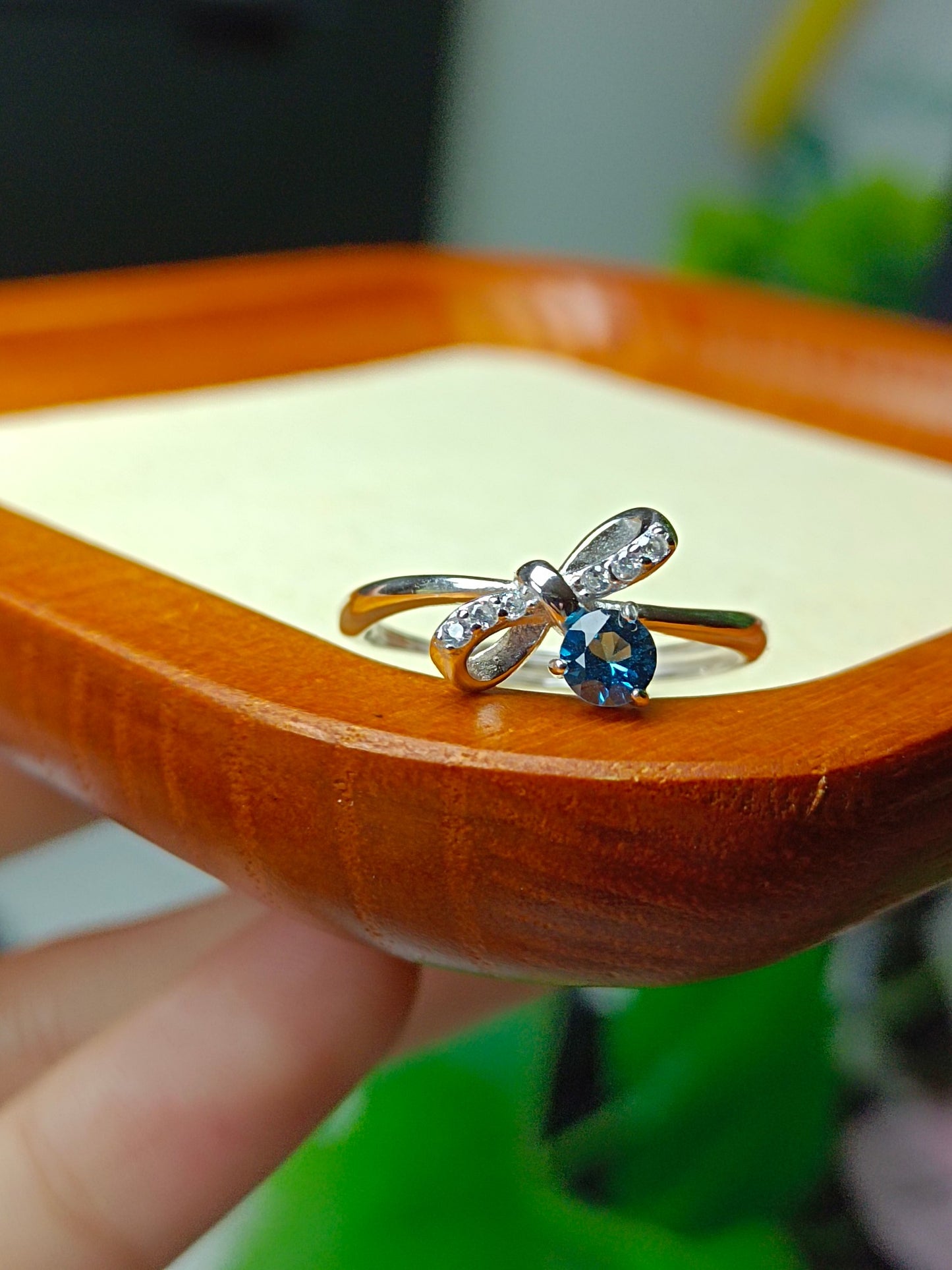 Bague Topaze Bleue Naturelle de Londres - Bijoux de Danse des Papillons Élégante