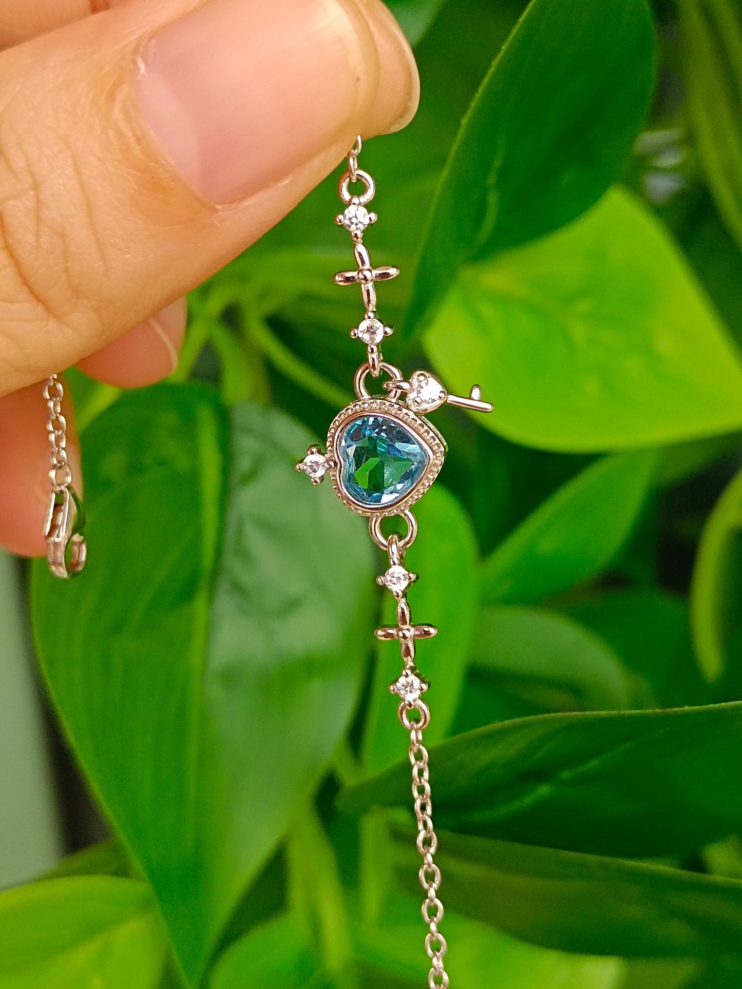Bracciale con ciondolo a cuore con topazio azzurro naturale svizzero - Gioielli squisiti