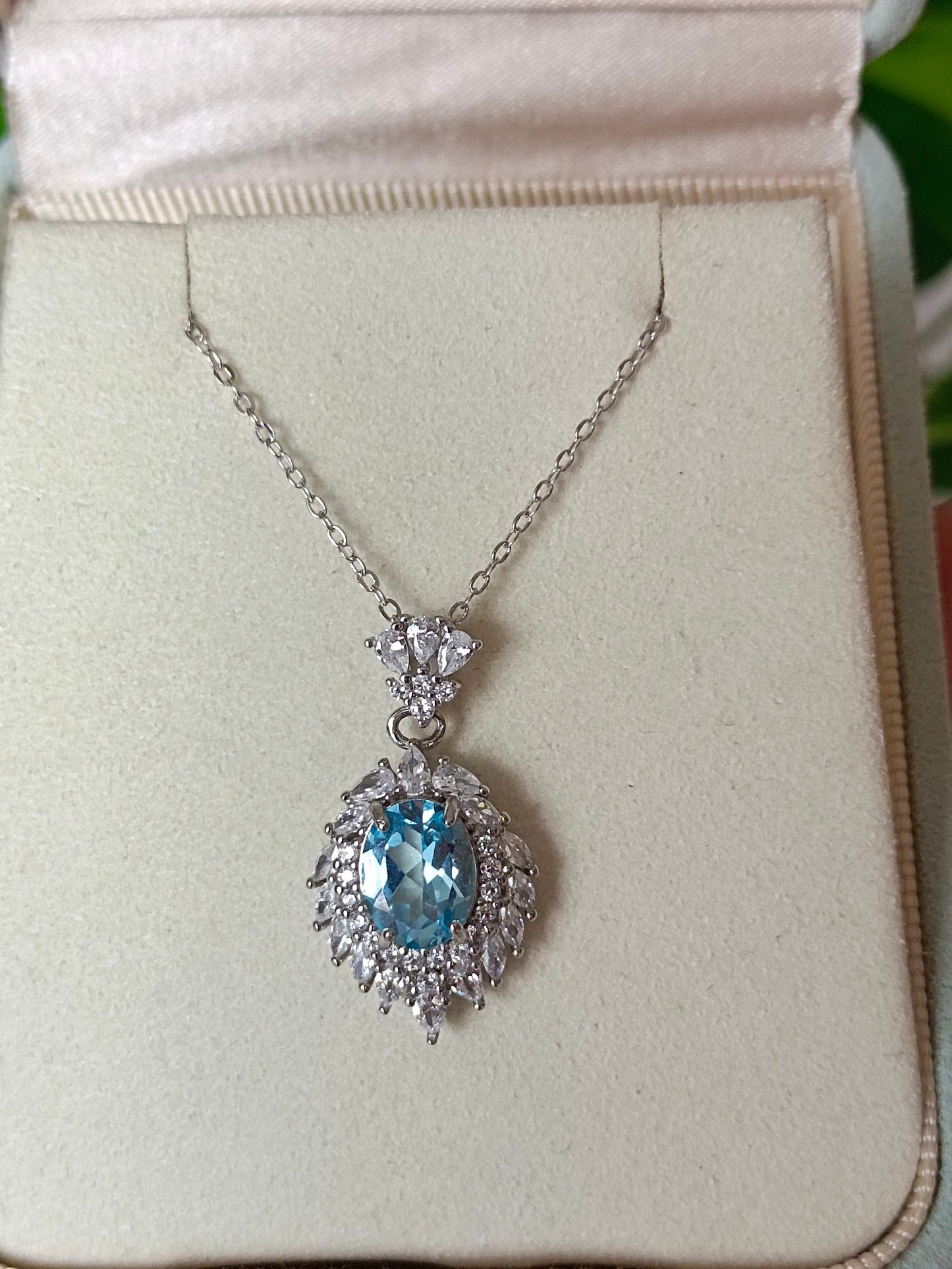 Naturlig Topaz-anheng - Elegante og subtile smykker for hverdagsbruk