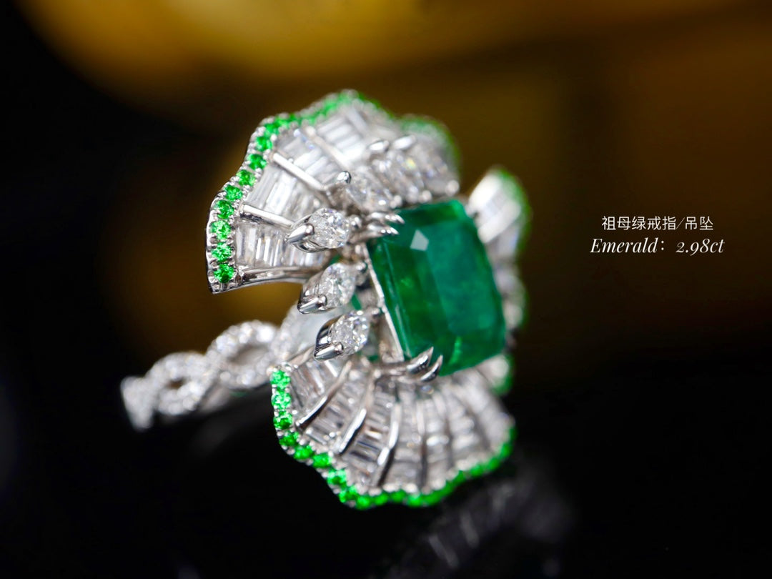 Emerald Elegance: Lotus-Inspired Vivid Green Jewelry Piece