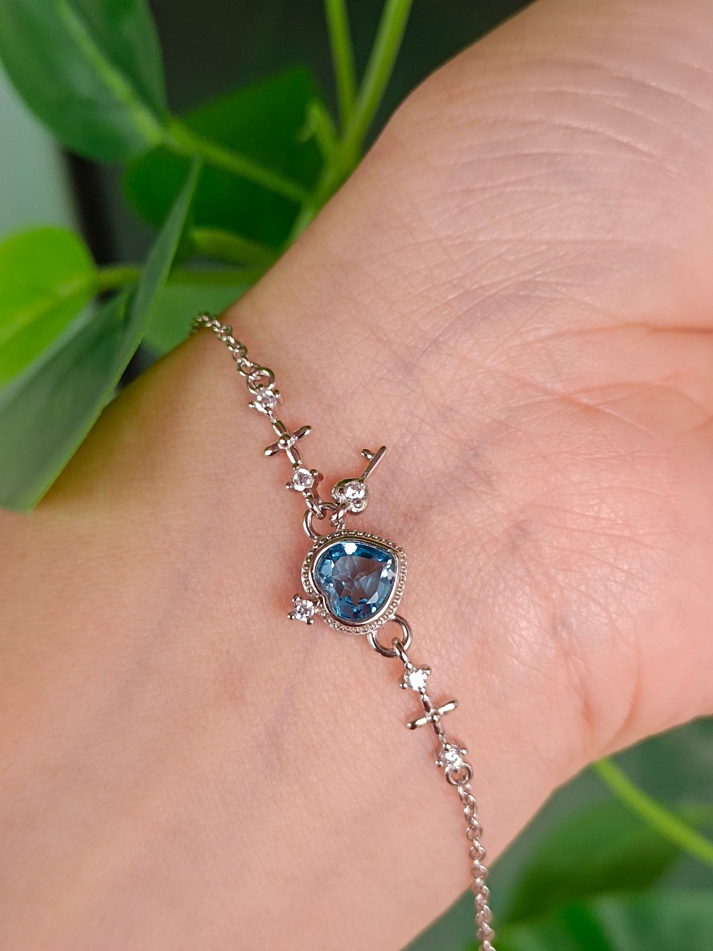 Bracciale gioielli con topazio azzurro naturale svizzero a forma di cuore