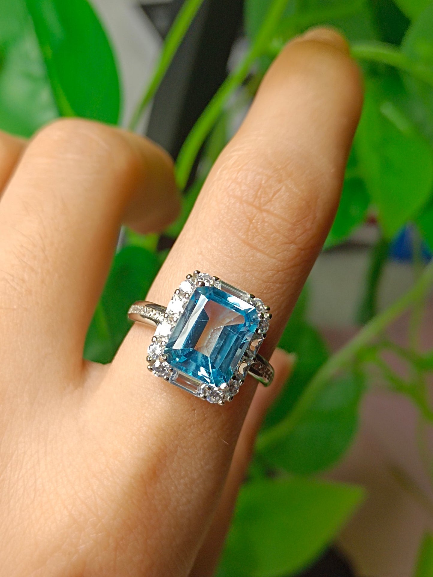 Natural Topaz Square Ring - Exquisite Jewelry for Elegant Taste