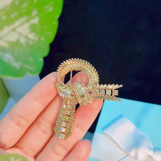 Colorful Vintage Knot Brooch - Premium Jewelry Piece - Brooch