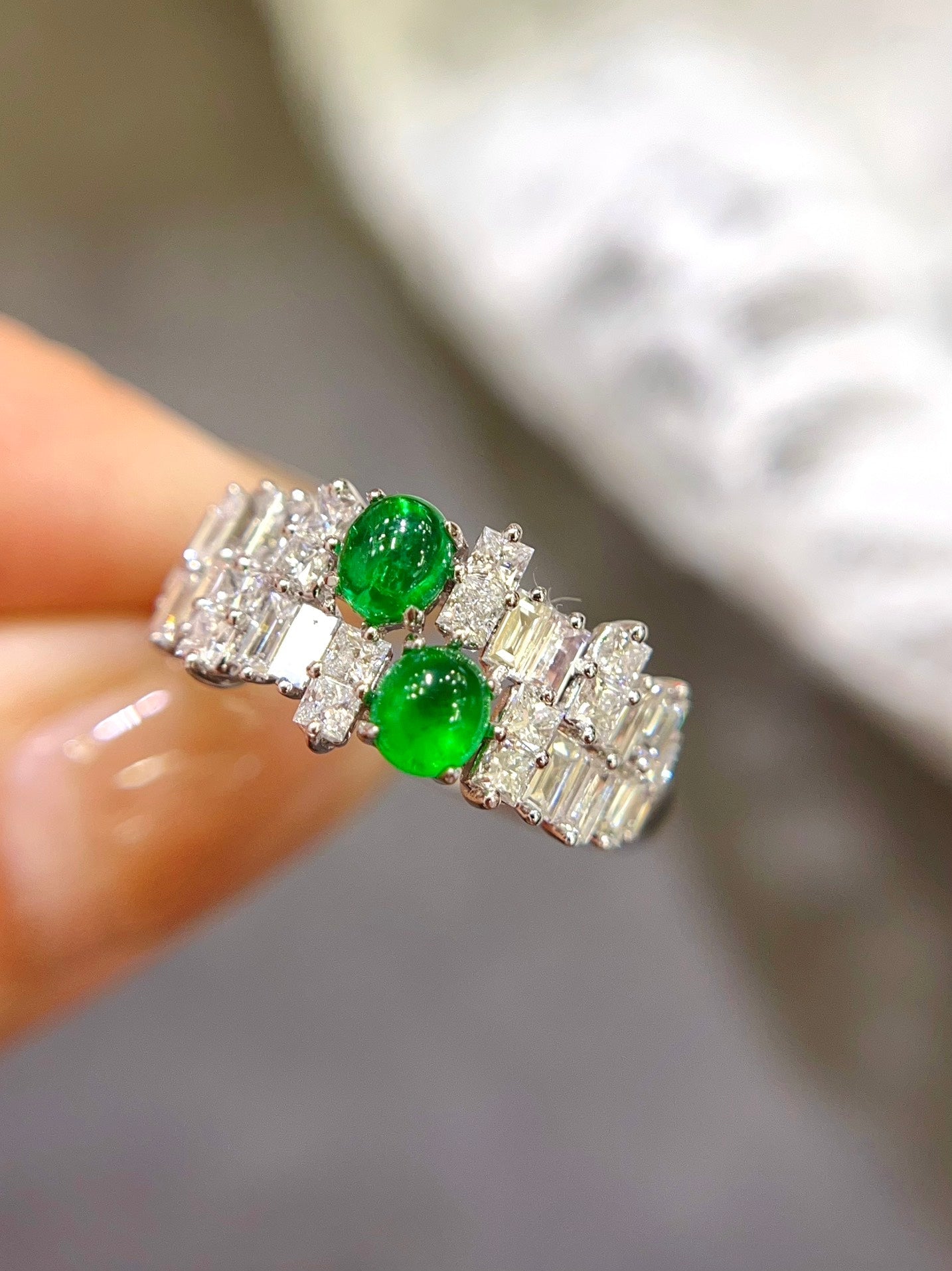 Elegant and Luxurious: 18k Gold Embedded Panjshir Emerald Ring - Premium Jewelry Jeweler.Jewelry
