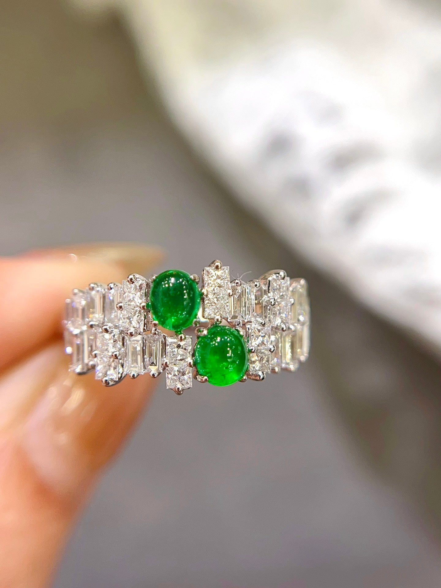 Elegant and Luxurious: 18k Gold Embedded Panjshir Emerald Ring - Premium Jewelry Jeweler.Jewelry