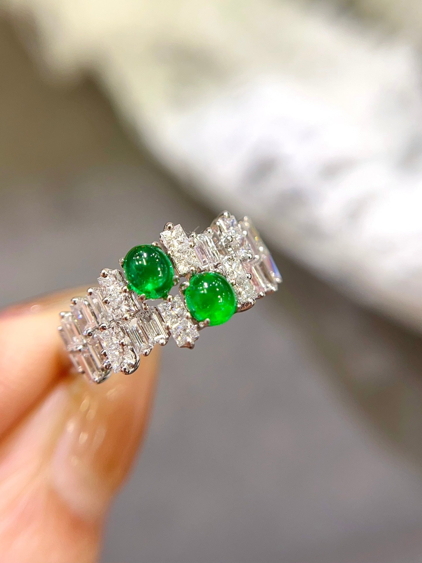 Elegant and Luxurious: 18k Gold Embedded Panjshir Emerald Ring - Premium Jewelry Jeweler.Jewelry