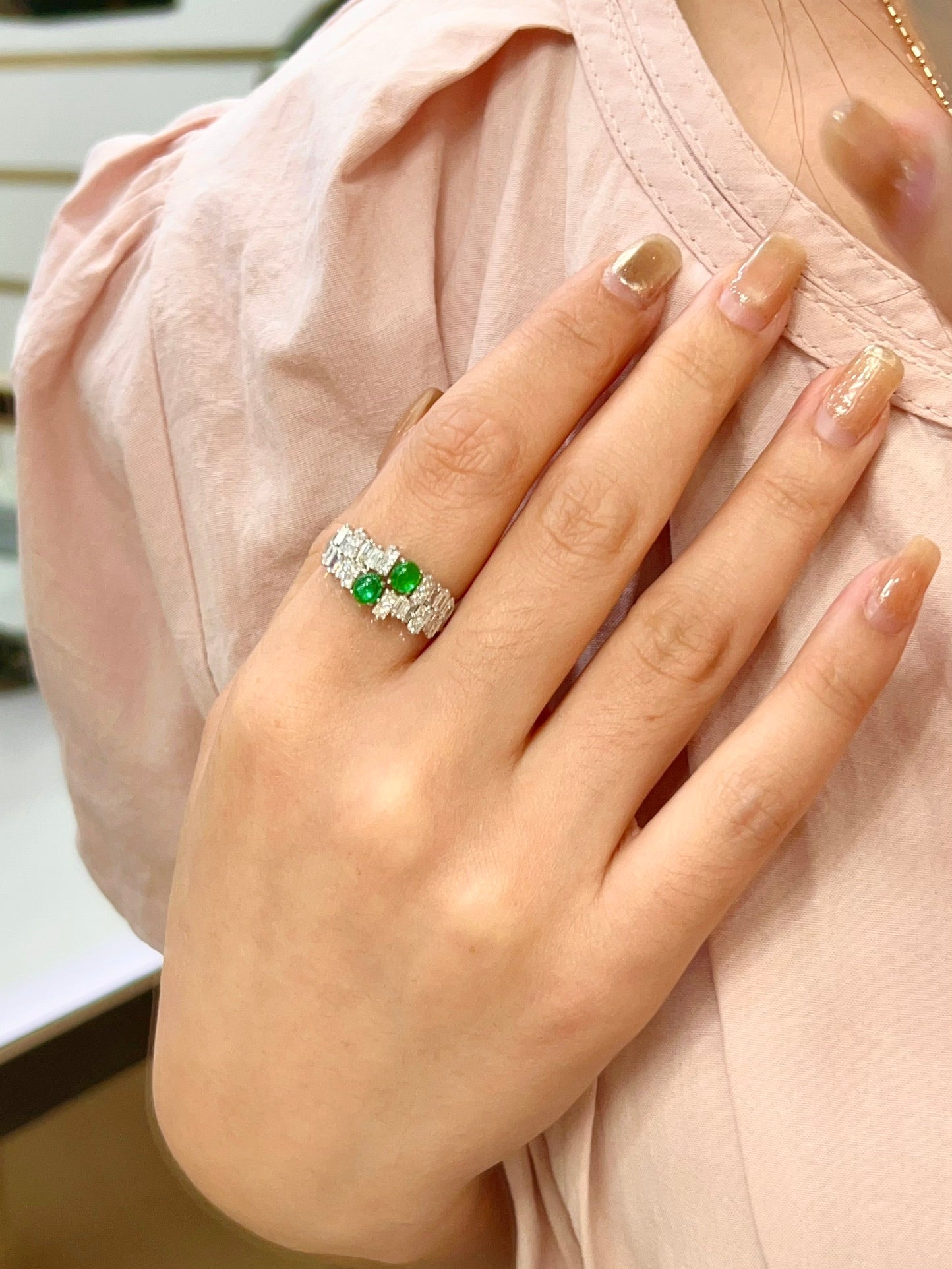 Elegant and Luxurious: 18k Gold Embedded Panjshir Emerald Ring - Premium Jewelry Jeweler.Jewelry