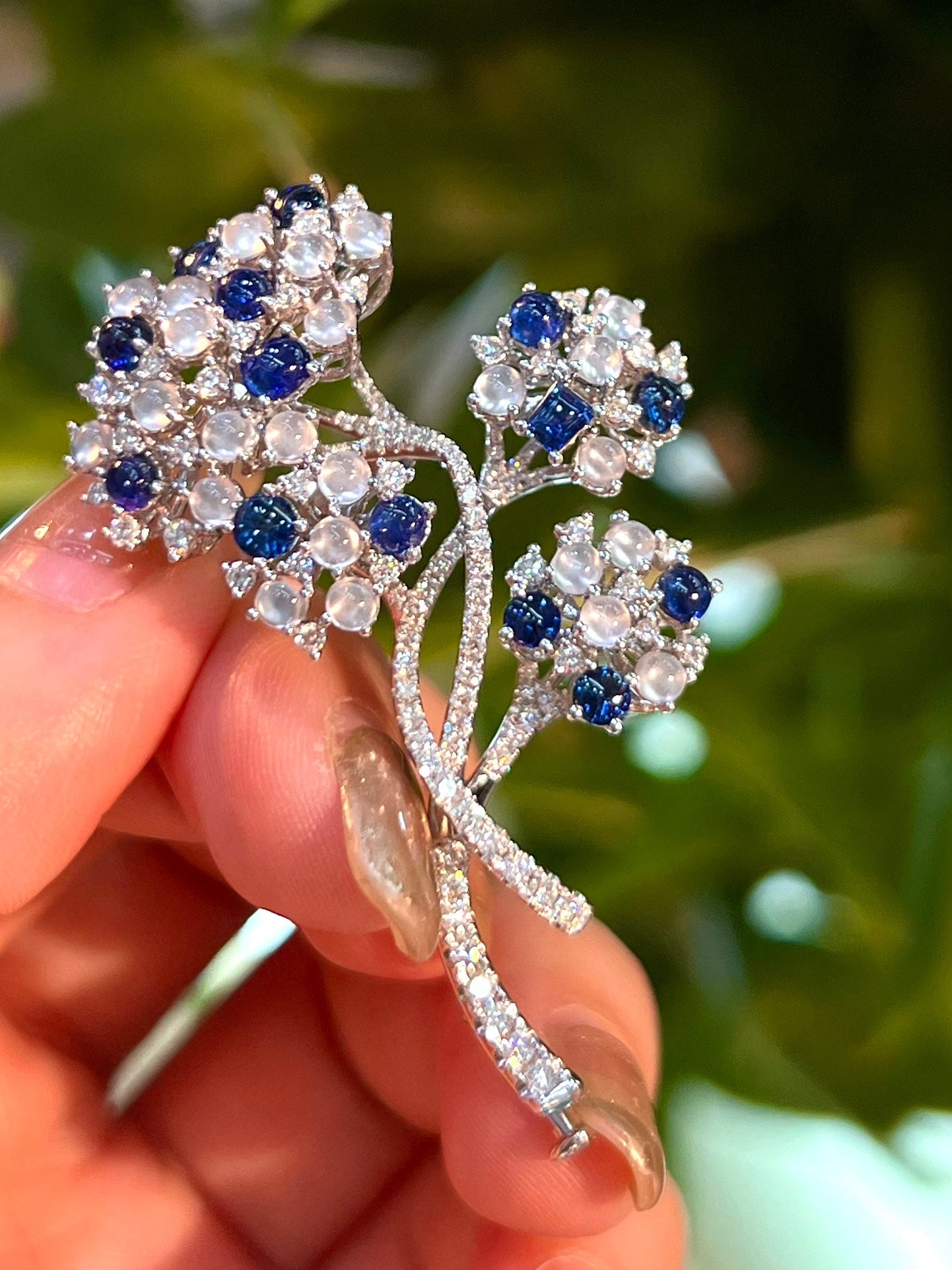 Elegant Emerald and Sapphire Brooch Jewelry with Diamonds Jeweler.Jewelry