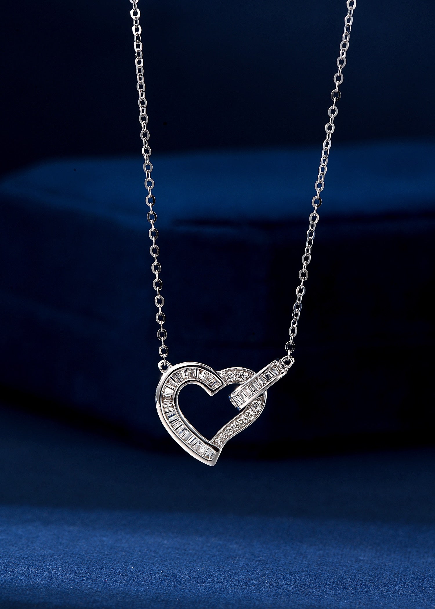 Elegant Heart-shaped Double-loop Pendant Jewelry - White Diamond Pendant