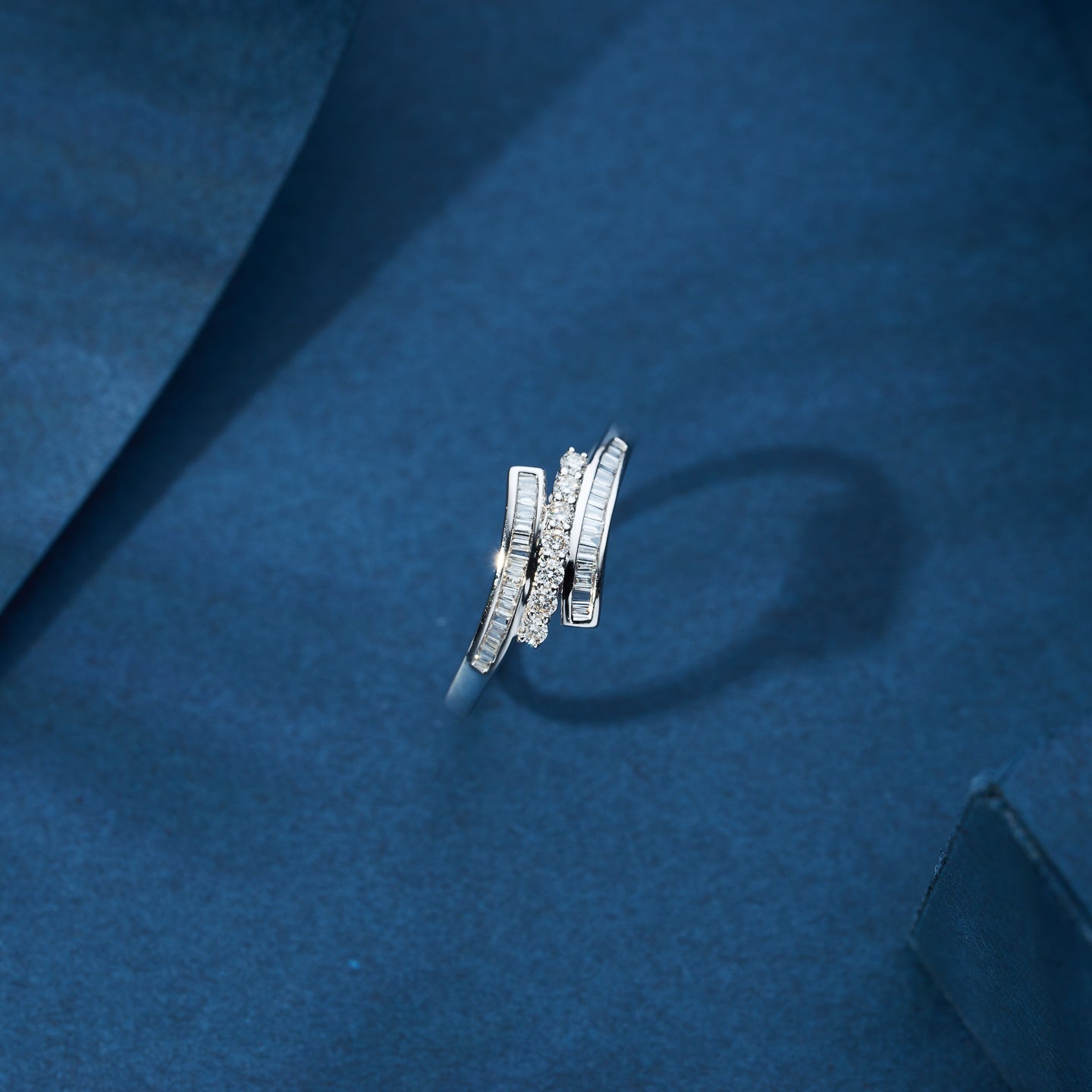 Elegant Long Bar Round T Ring - Fine Jewelry Piece - White Diamond Ring