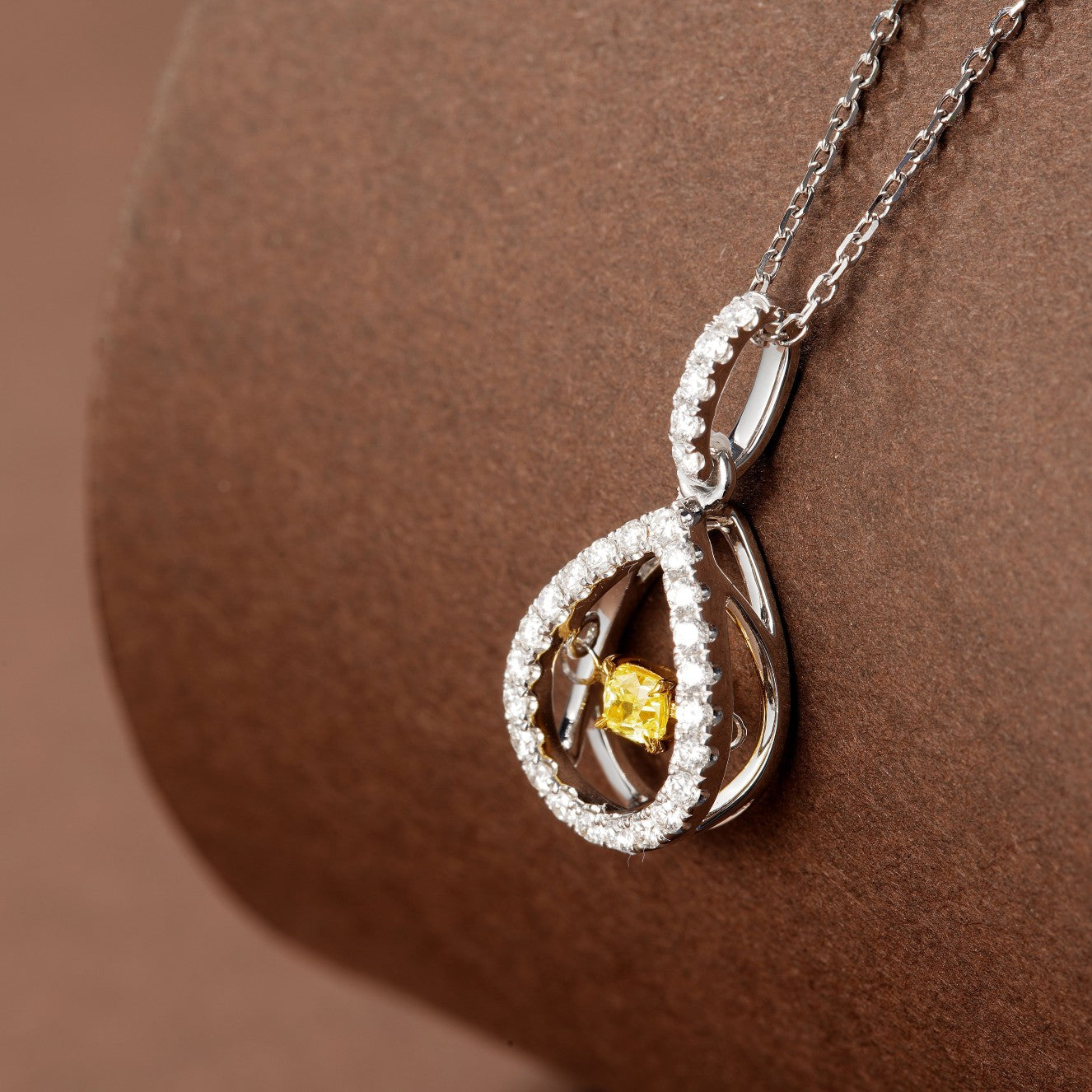 Elegant Water Drop Pendant Jewelry - Yellow Diamond Pendant