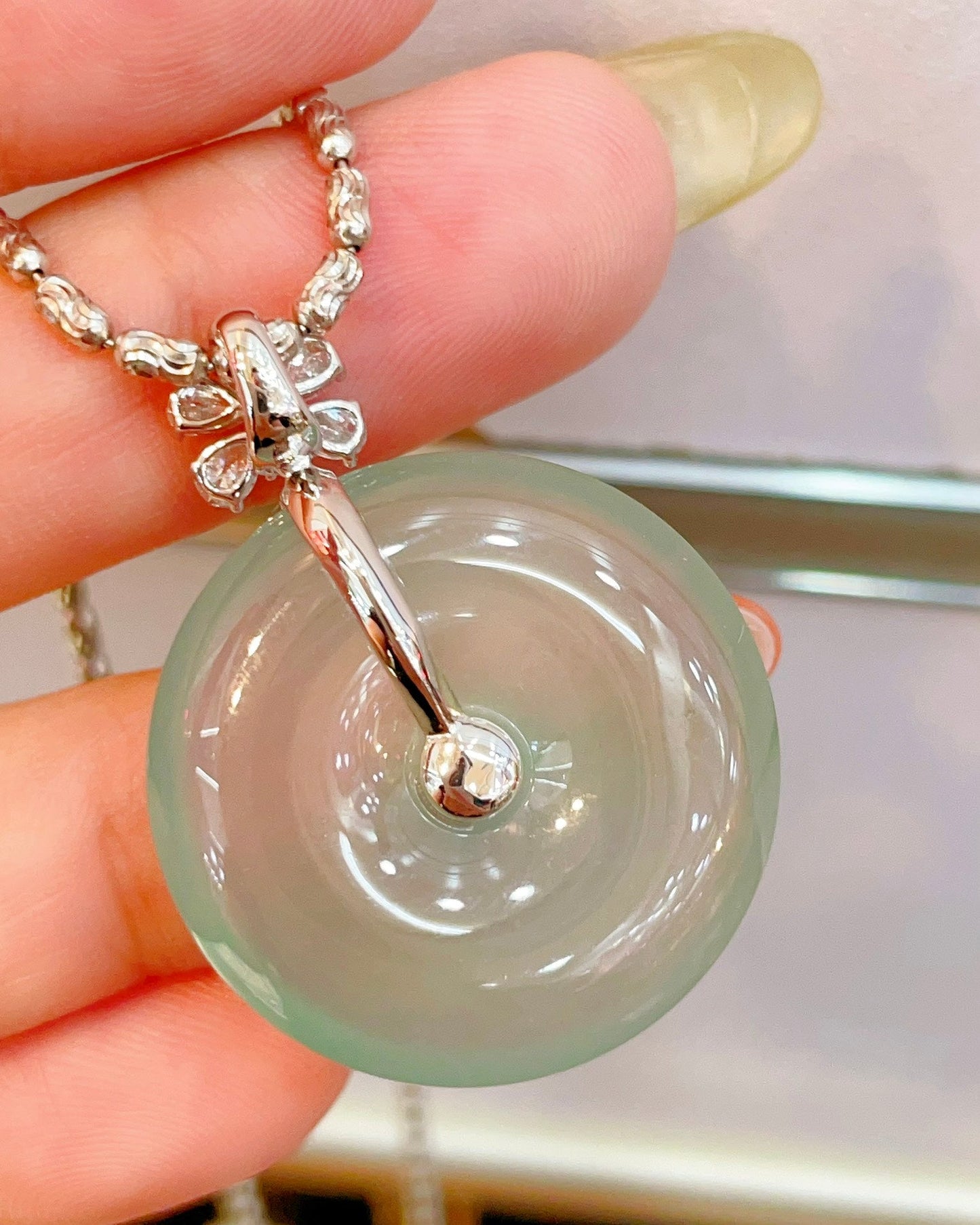 Emerald Pendant Jewelry - 18k Gold Diamond-Embedded Jade平安扣 Jeweler.Jewelry