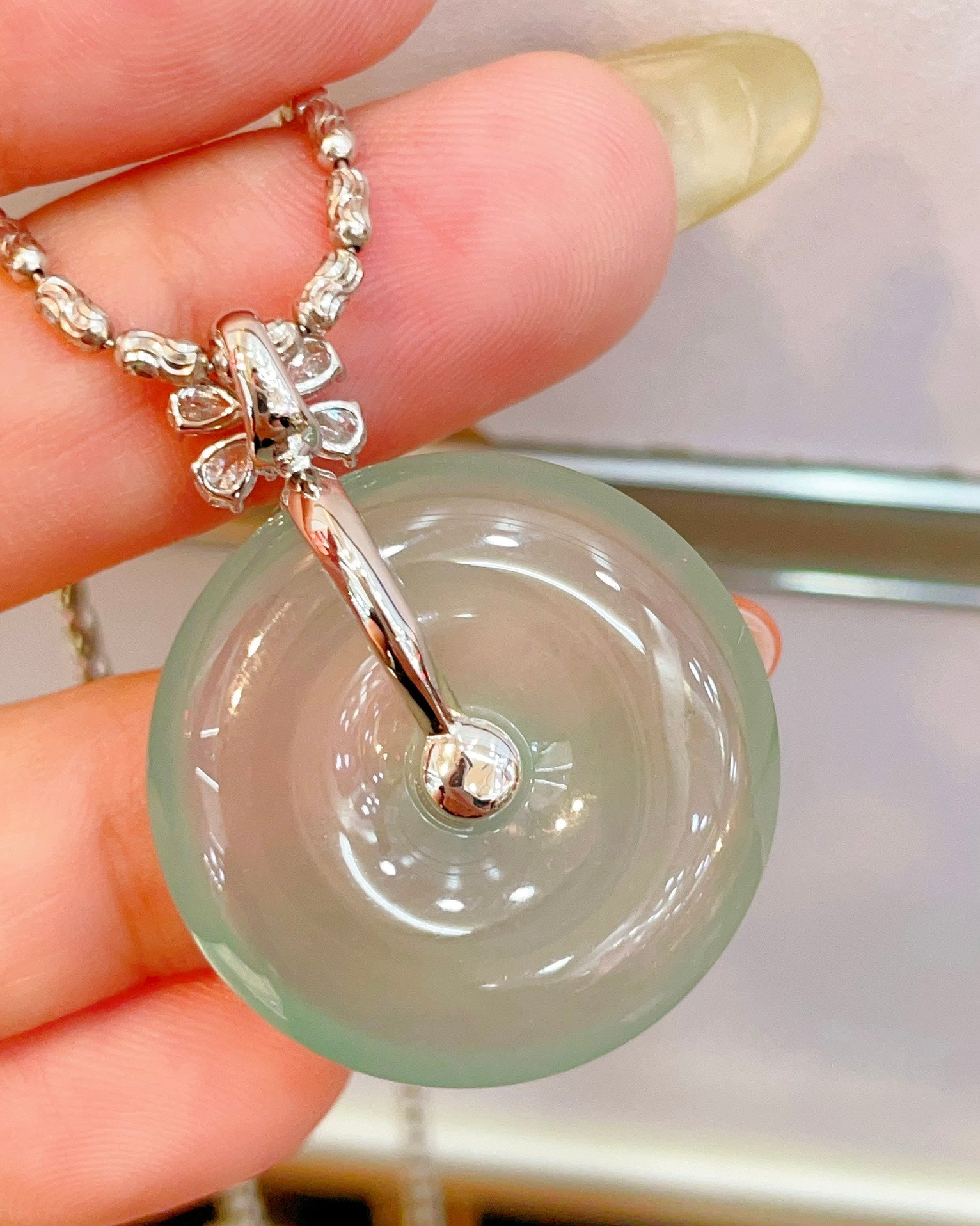 Emerald Pendant Jewelry - 18k Gold Diamond-Embedded Jade平安扣 Jeweler.Jewelry
