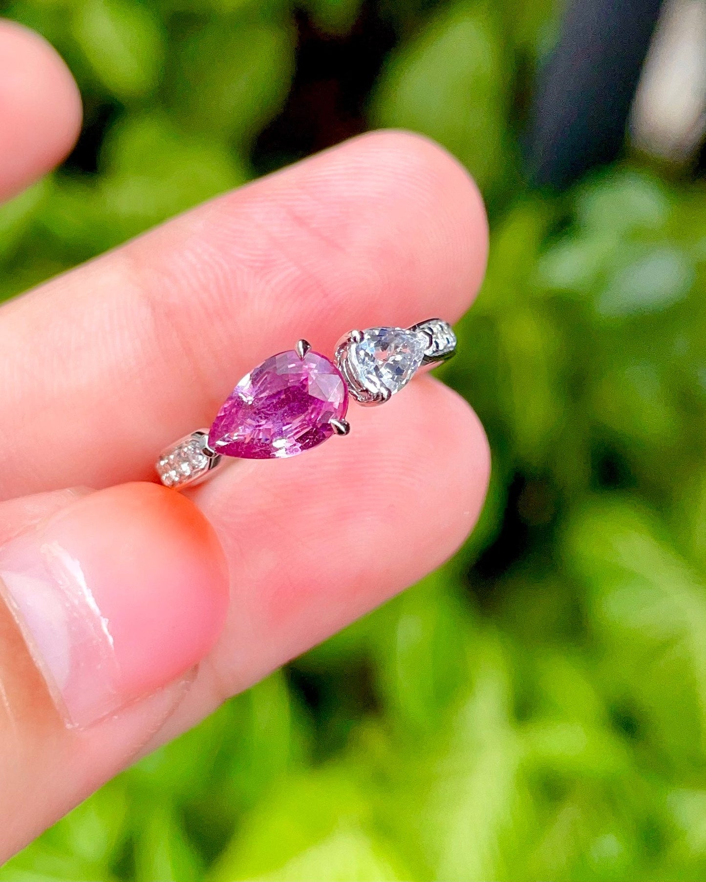 Enchanting Pink-Purple and Blue Sapphire Ring in 18k Gold | Jewelry Treasure Jeweler.Jewelry