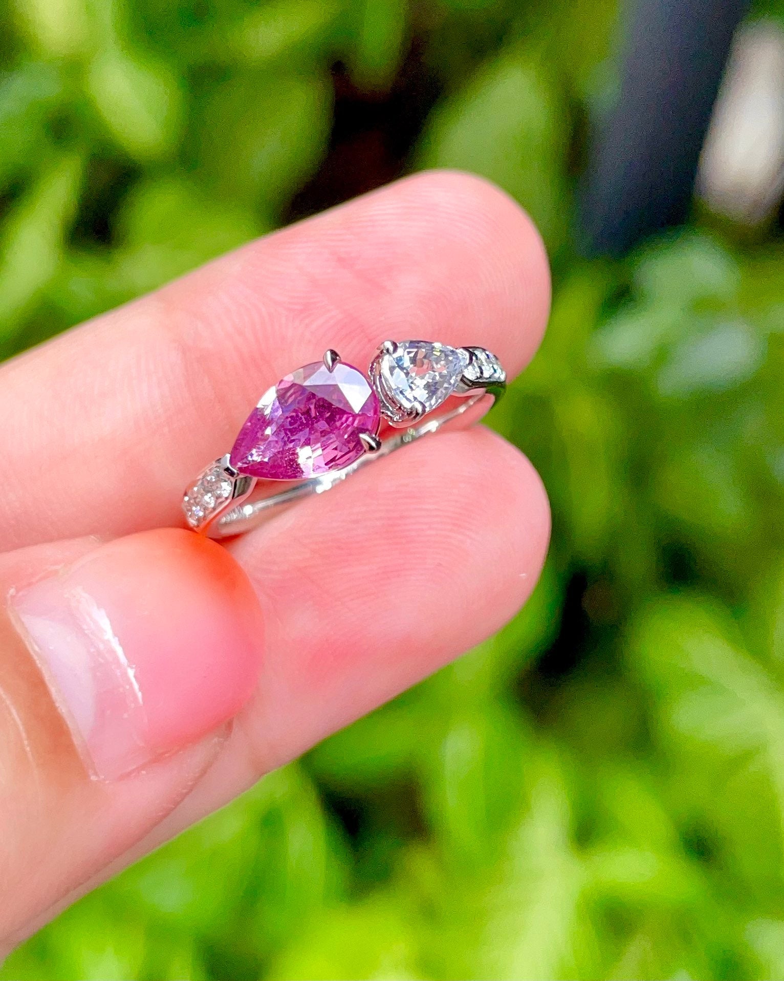 Enchanting Pink-Purple and Blue Sapphire Ring in 18k Gold | Jewelry Treasure Jeweler.Jewelry