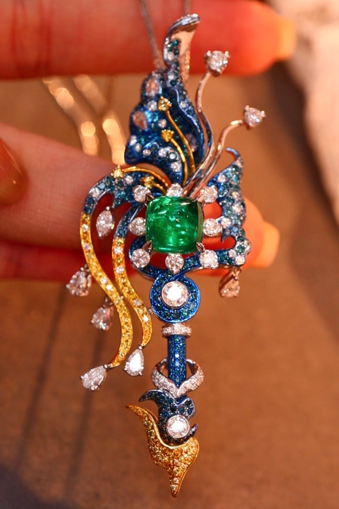 Exquisite 18k Gold Embedded Emerald Butterfly Pendant-Brooch Jewelry Jeweler.Jewelry