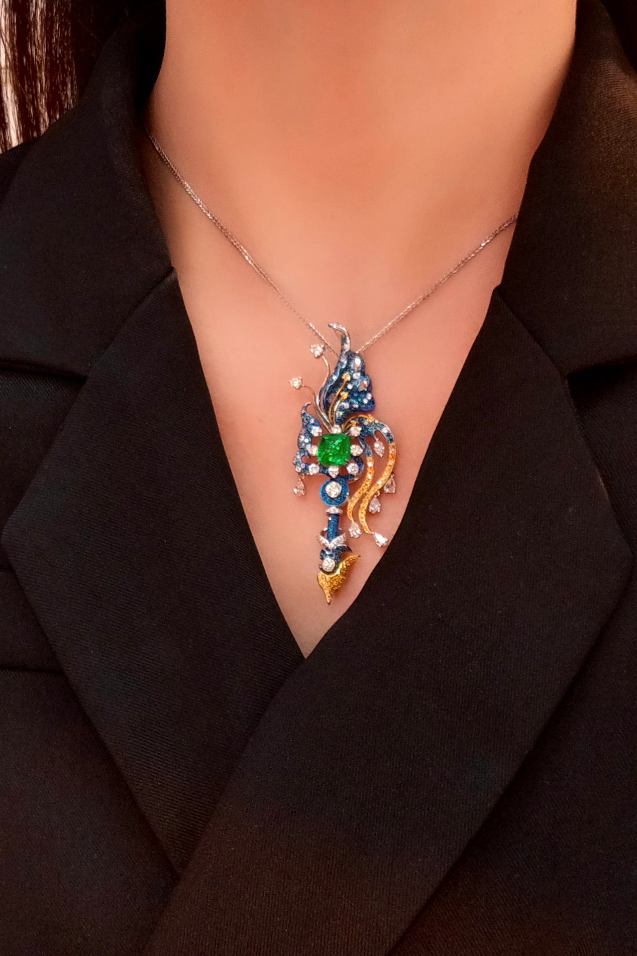 Exquisite 18k Gold Embedded Emerald Butterfly Pendant-Brooch Jewelry Jeweler.Jewelry