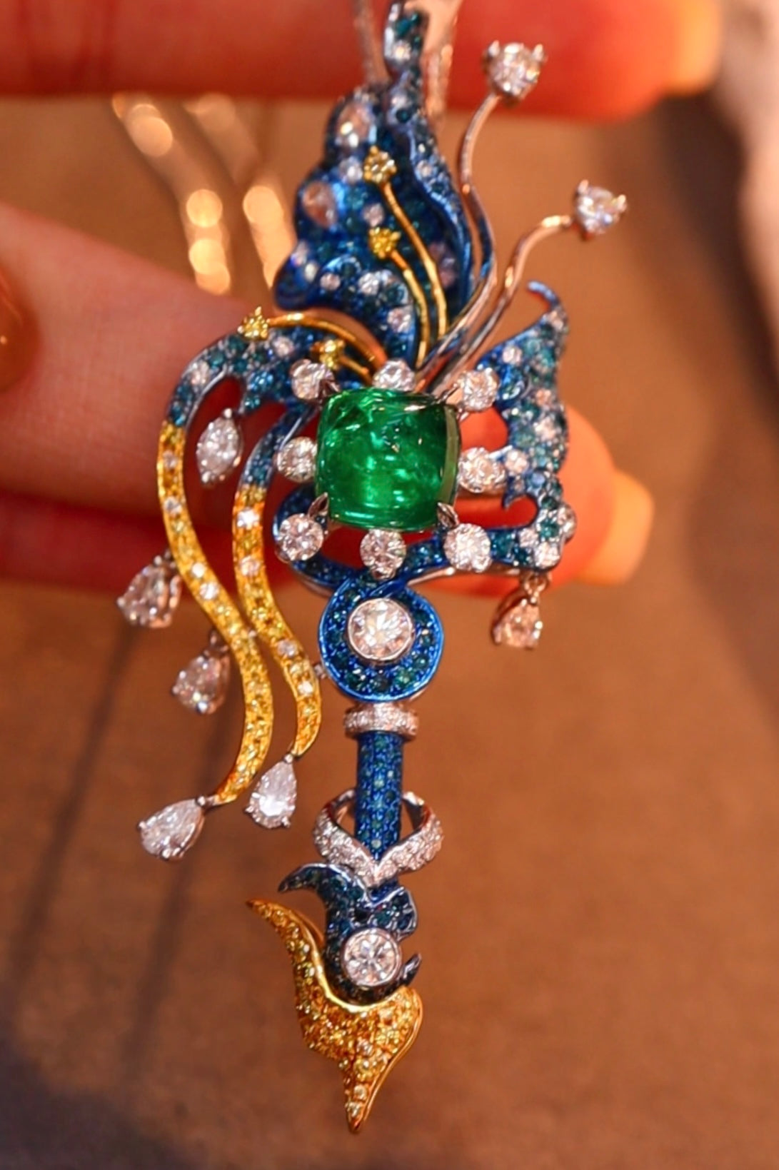 Exquisite 18k Gold Embedded Emerald Butterfly Pendant-Brooch Jewelry Jeweler.Jewelry