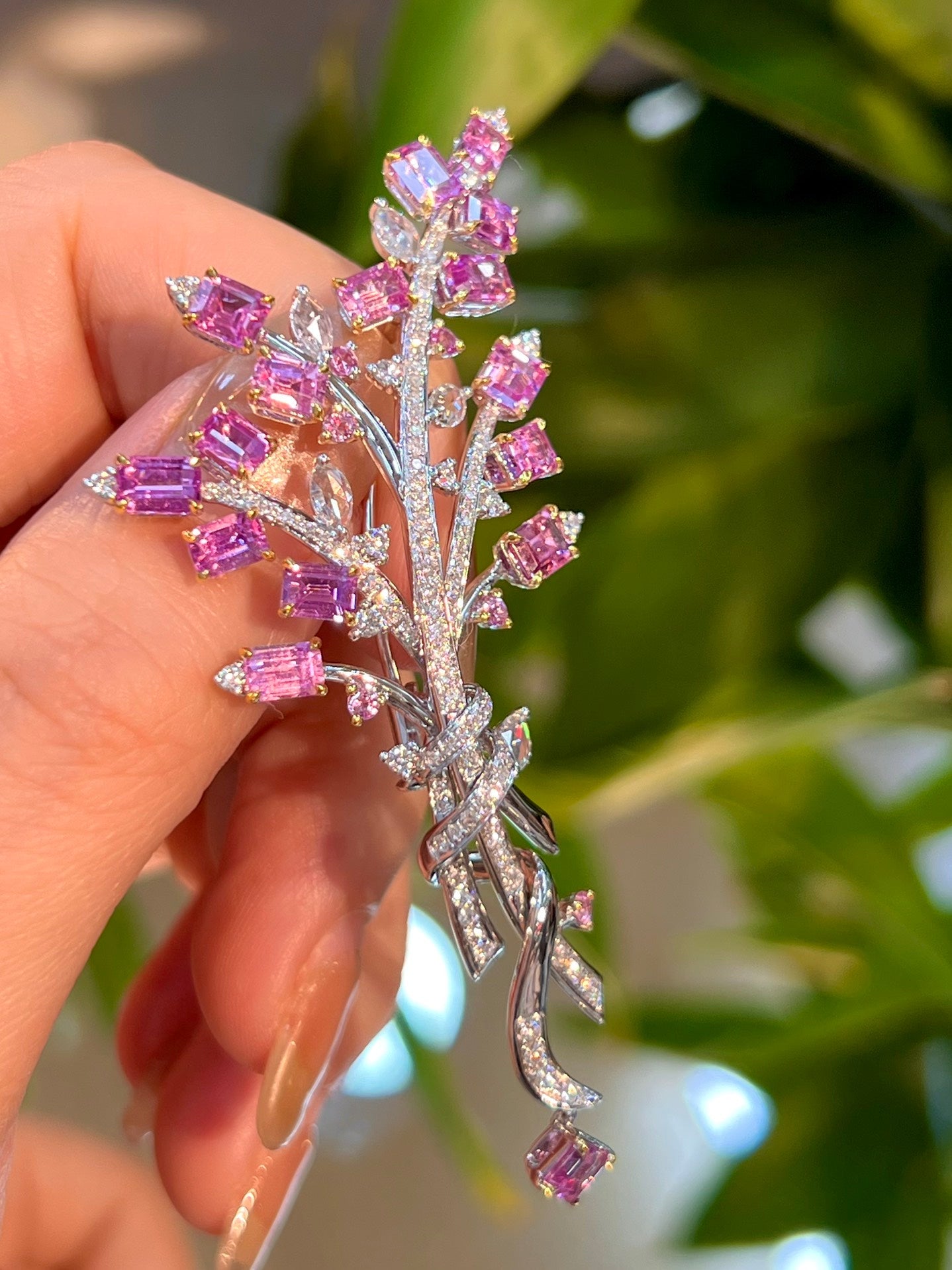 Exquisite Bouquet-Inspired Brooch: 18k Gold & Multi-Gem Jewelry Jeweler.Jewelry