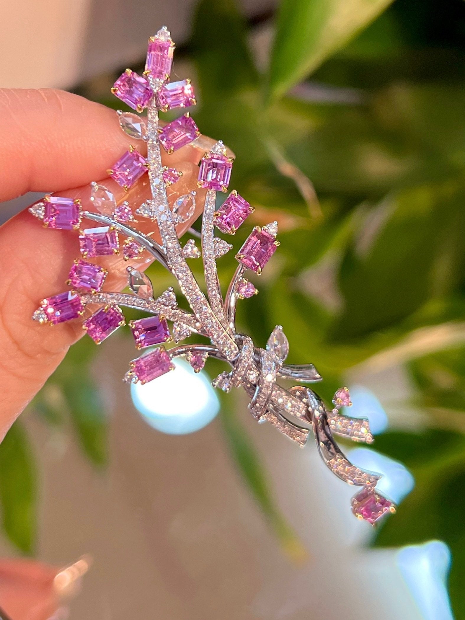 Exquisite Bouquet-Inspired Brooch: 18k Gold & Multi-Gem Jewelry Jeweler.Jewelry