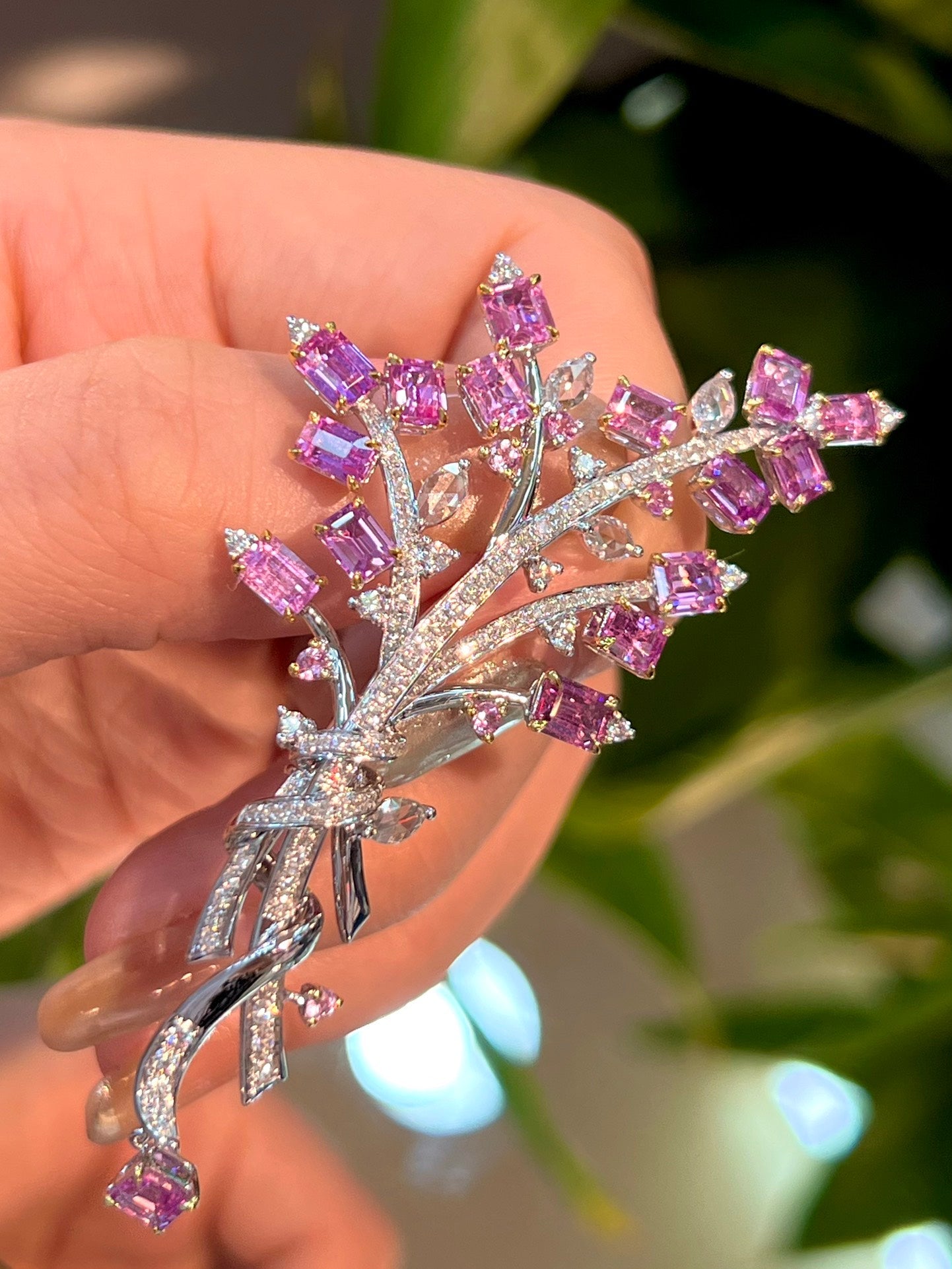 Exquisite Bouquet-Inspired Brooch: 18k Gold & Multi-Gem Jewelry Jeweler.Jewelry