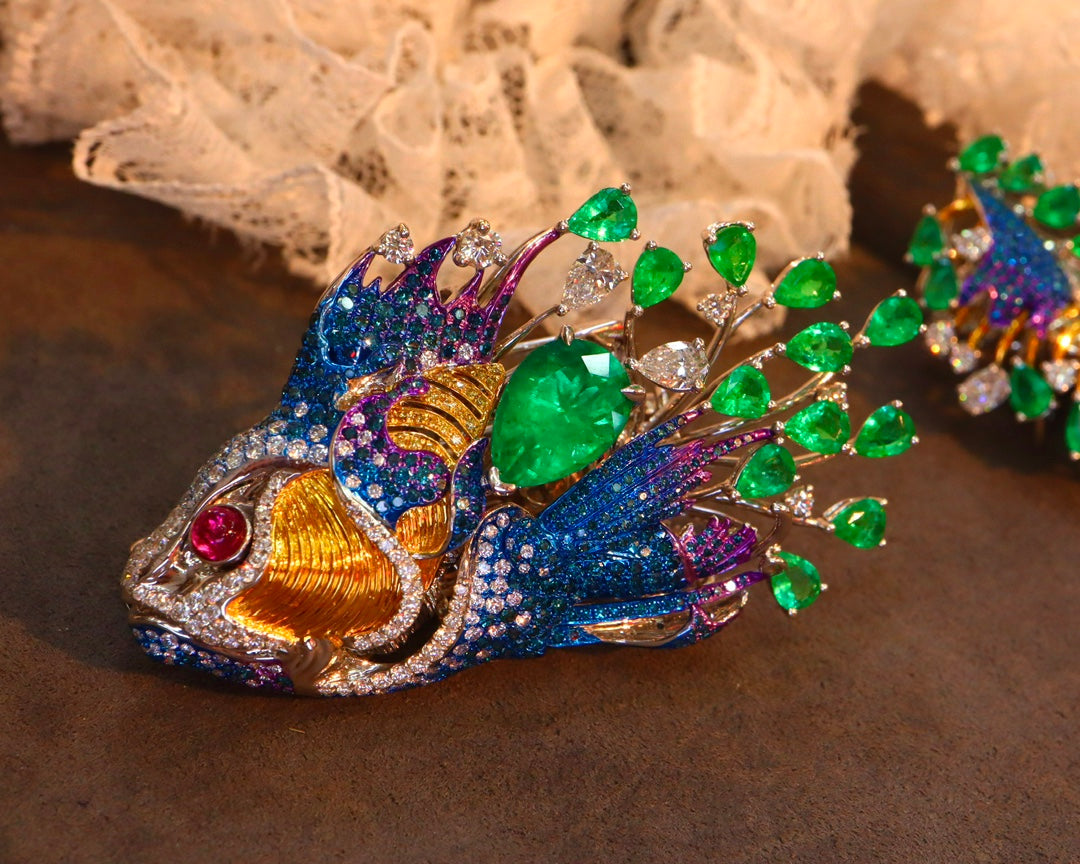 Exquisite Gold Fish Brooch/Decoration Jewelry - A Symbol of Prosperity and Good Luck Jeweler.Jewelry