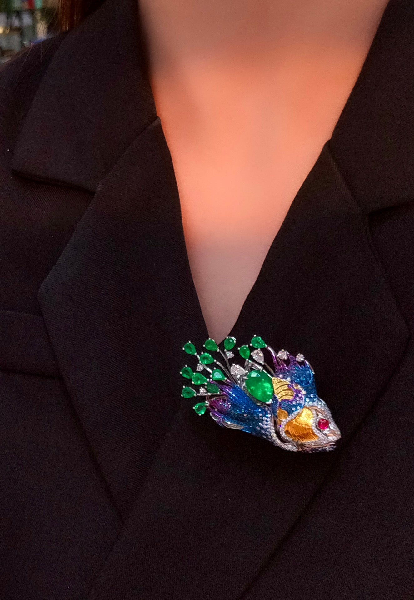 Exquisite Gold Fish Brooch/Decoration Jewelry - A Symbol of Prosperity and Good Luck Jeweler.Jewelry