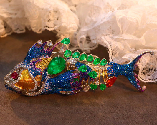Exquisite Gold Fish Brooch/Decoration Jewelry - A Symbol of Prosperity and Good Luck Jeweler.Jewelry