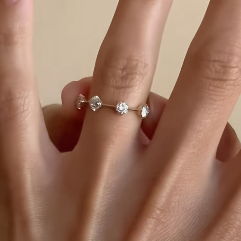 Gilded Minimalist Fashion Light Luxury Ring