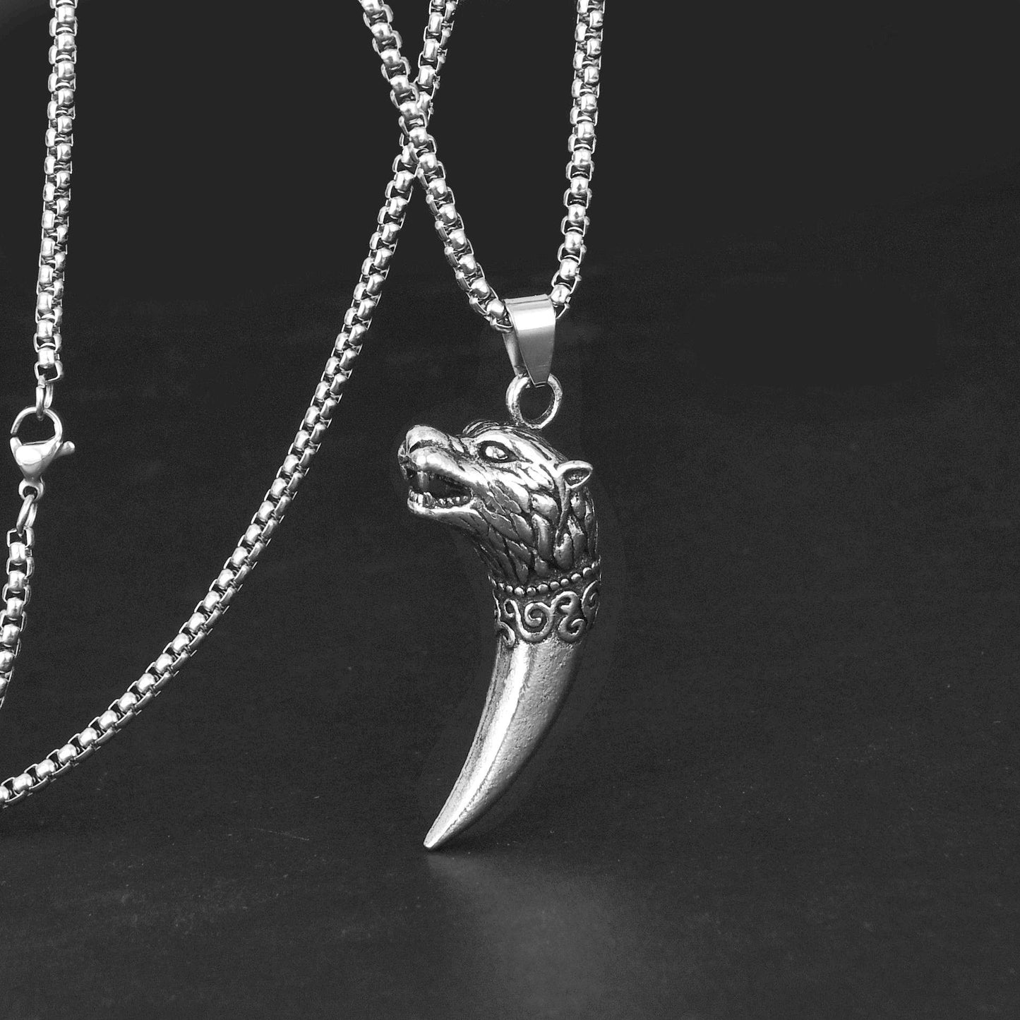 Retro Bold Wolf Head Titanium Steel Necklace For Men