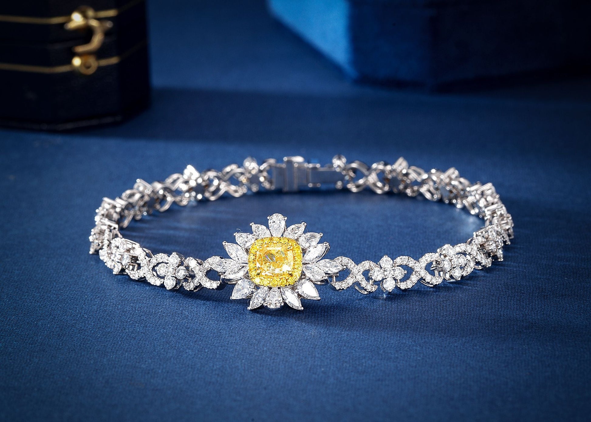 Luxurious Diamond Cushion Cut 8-Shaped Bracelet - Premium Jewelry - Yellow Diamond Bracelet