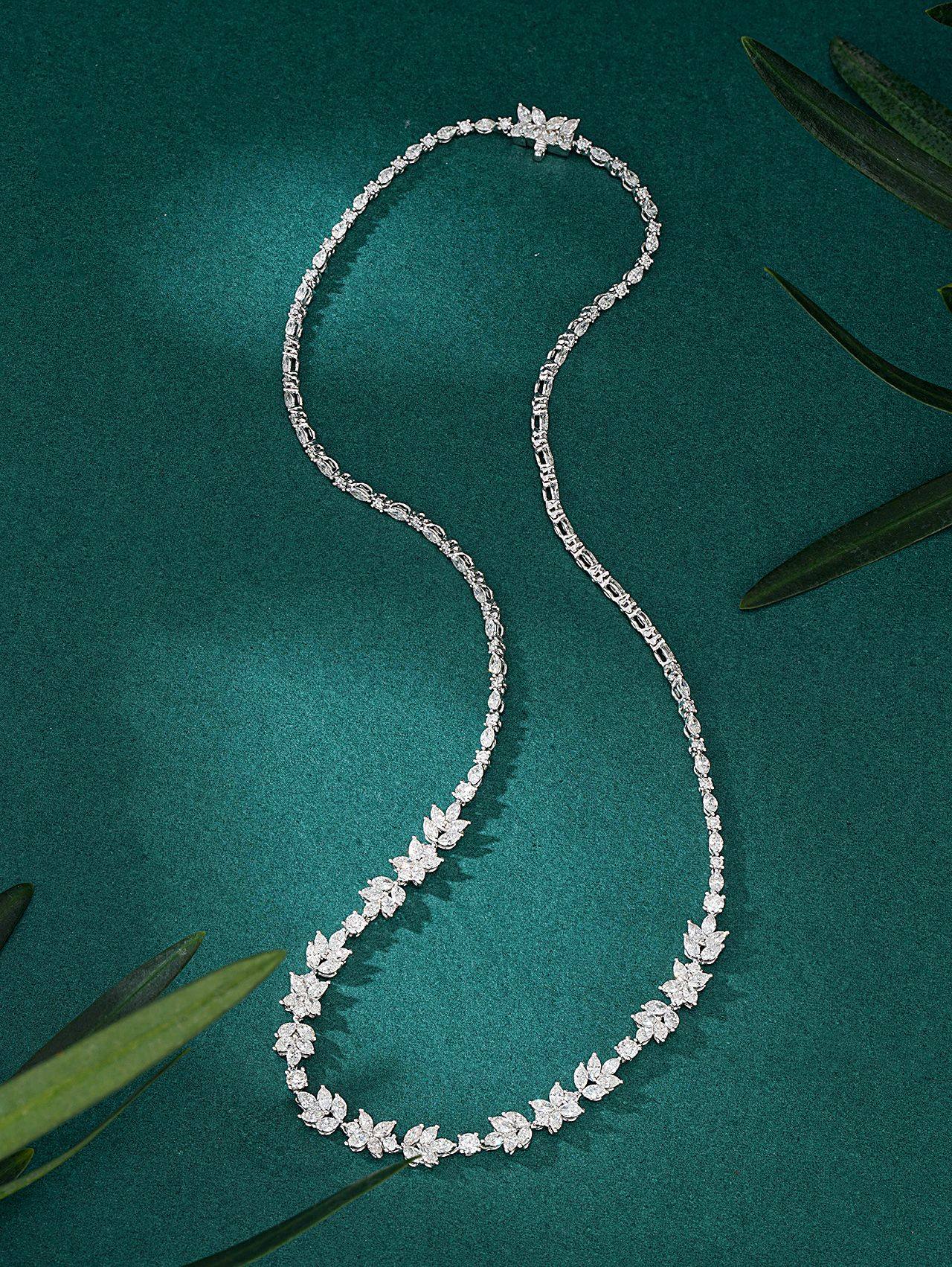Marquise-Cut Leaf Pendant Necklace (39cm) - Premium Jewelry Collection - White Diamond Necklace